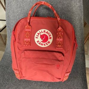 Ox Red Fjällräven KÅNKEN Mini backpack